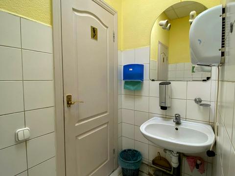 комерційна за адресою Черняховського вул., 16