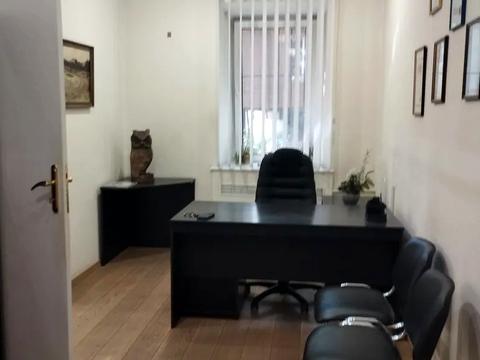 комерційна за адресою Шевченка вул., 18