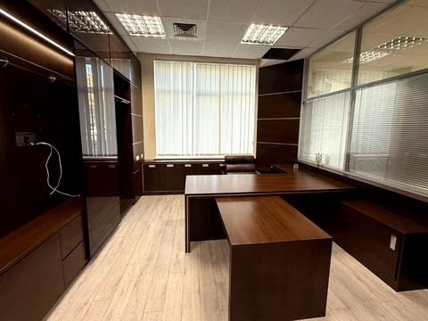 комерційна за адресою Дмитрівська вул., 75