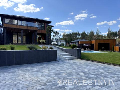 будинок за адресою Квітнева вул.