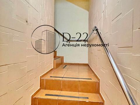 комерційна за адресою Миколи Міхновського бульв. (Дружби Народів), 13