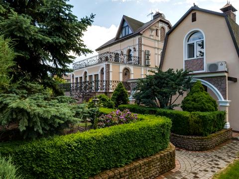 дом по адресу Озерна