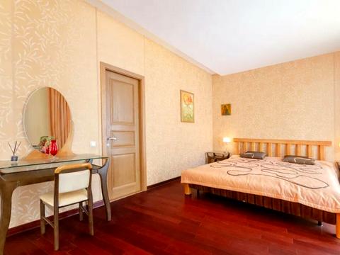 будинок за адресою Дмитра Дорошенка вул. (Чигоріна), 9