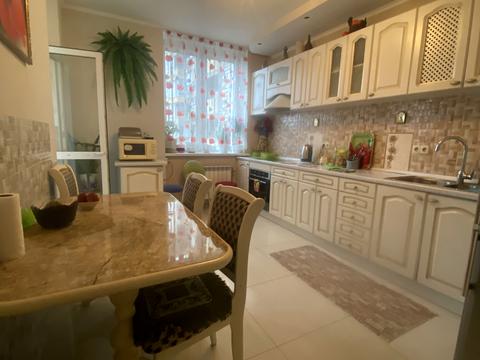 квартира за адресою Анни Ахматової вул., 30