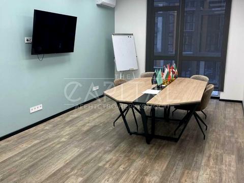 комерційна за адресою Предславинська вул., 40