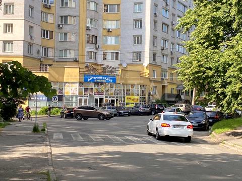 комерційна за адресою Гетьмана Кирила Розумовського вул. (Миколи Краснова), 17