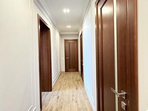 комерційна за адресою Дарницький бульв., 8-Б