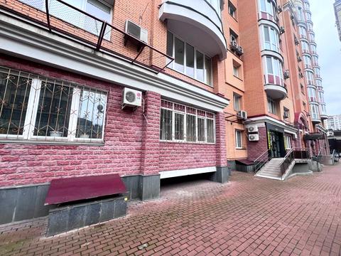 комерційна за адресою Володимира Івасюка просп. (Героїв Сталінграду), 4