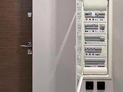 квартира за адресою Салютна вул., 2-Б