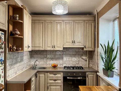 квартира за адресою Соборна вул. (50 років Жовтня), 88
