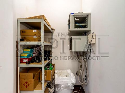 комерційна за адресою вул. Коновальця Євгена, 44Б