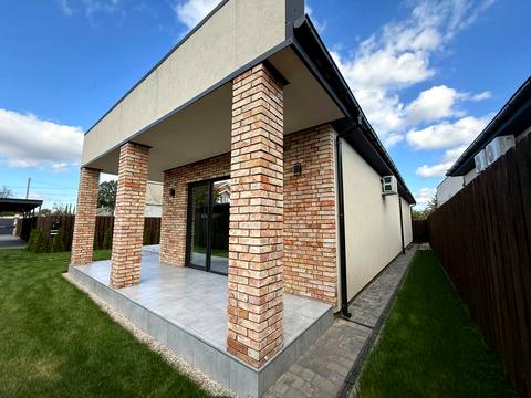 будинок за адресою с. Новоолександрівка, Садовая, 5