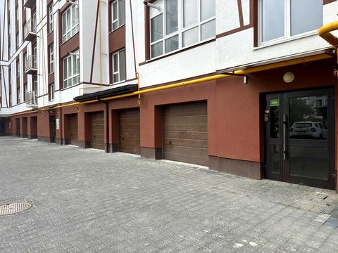 паркомісце за адресою Полуботка, 18