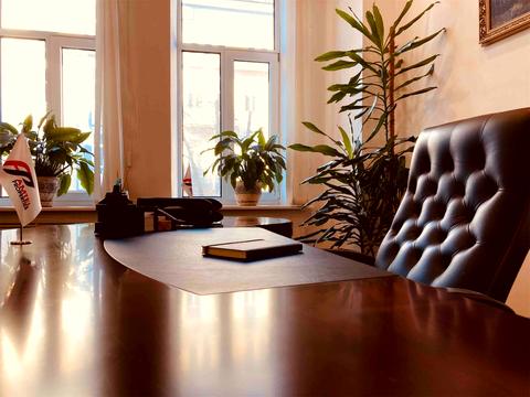 коммерческая по адресу Евгения Чикаленко ул. (Пушкінська), 21