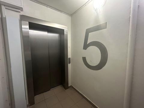 паркомісце за адресою Олександра Олеся вул., 2