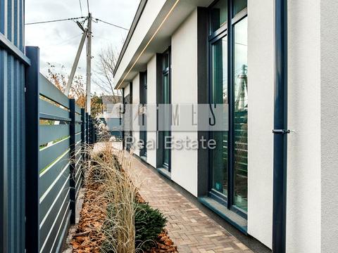 будинок за адресою Довженка вул.