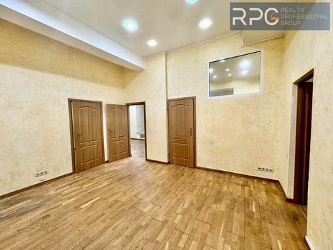 комерційна за адресою Архітектора Городецького вул., 11-Б