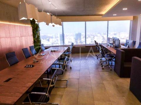 комерційна за адресою Кловський узвіз, 7