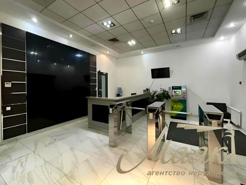 комерційна за адресою Миколи Міхновського бульв. (Дружби Народів), 19 