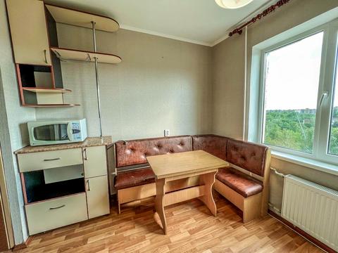 квартира за адресою Всіхсвятська вул. (50 років СРСР), 16