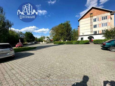 комерційна за адресою Ярослава Мудрого вул. (Моріса Тореза), 64Б