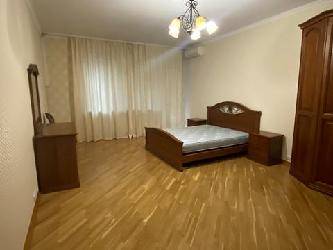 квартира за адресою Кропивницького вул., 10