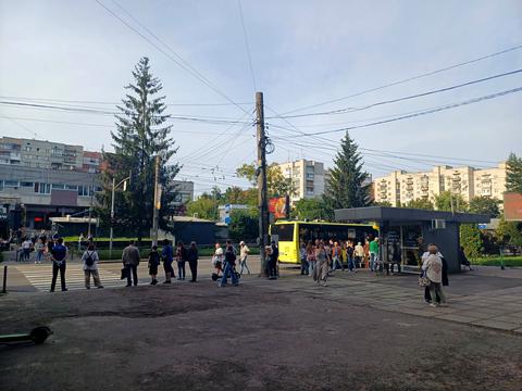 комерційна за адресою Гетьмана Івана Мазепи вул. (Топольна), 10