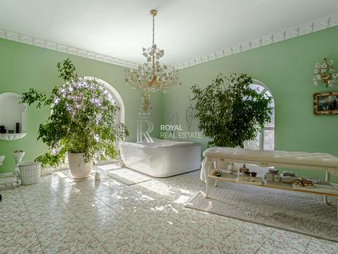 будинок за адресою вул. Редутна