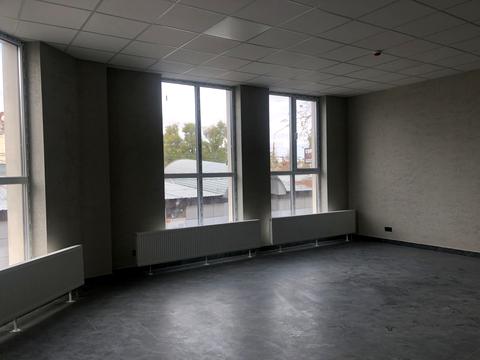 комерційна за адресою Сінна вул., 40/2