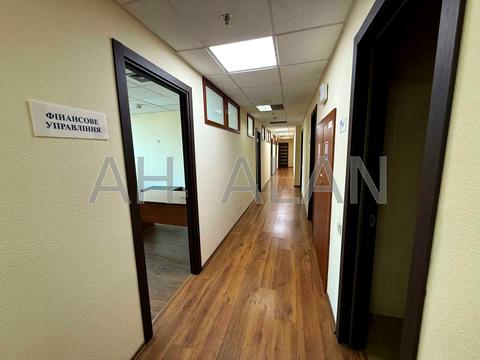 комерційна за адресою Велика Васильківська вул. (Червоноармійська), 1-3