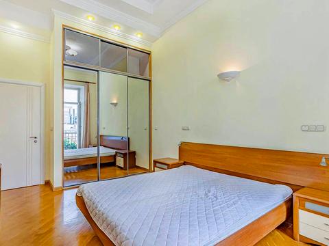 квартира за адресою Михайлівська вул., 19