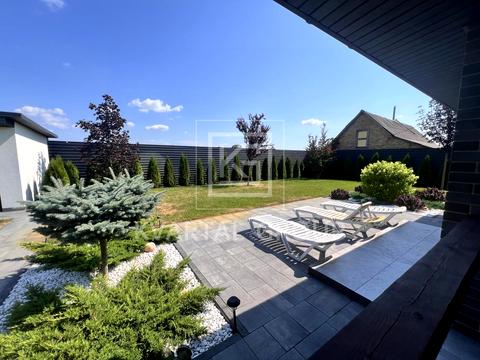 будинок за адресою с. Загальці, миру