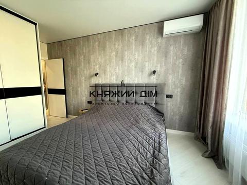 квартира за адресою Дніпровська набережна вул., 20-А