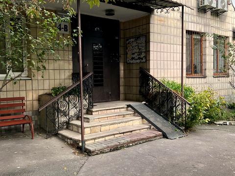 квартира за адресою Лаврська вул. (Січневого Повстання), 4-В