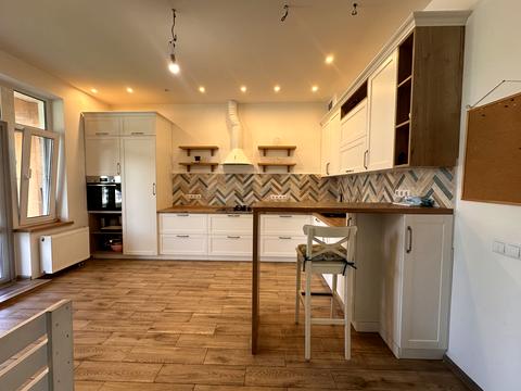 будинок за адресою Центральна вул.