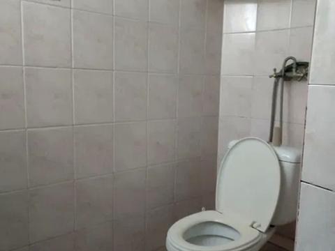 комерційна за адресою Васильківська вул., 42
