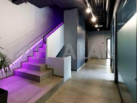 комерційна за адресою Левка Лук'яненка вул. (Маршала Тимошенка), 21