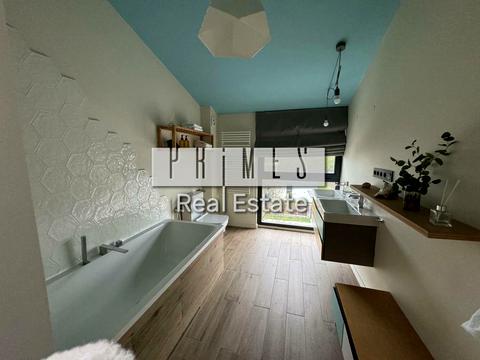 будинок за адресою Лютнева вул.