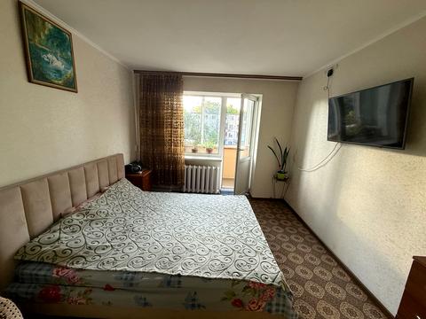 квартира за адресою Космонавтів вул., 33