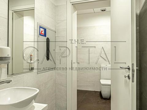 комерційна за адресою Саперно-Слобідська вул., 22