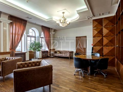 коммерческая по адресу Контрактовая пл., 10-А