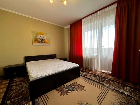 квартира за адресою Анни Ахматової вул., 18