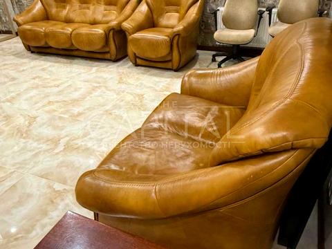комерційна за адресою Велика Васильківська вул. (Червоноармійська), 72-А