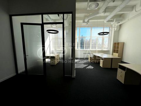 комерційна за адресою Лаврська вул. (Січневого Повстання), 14