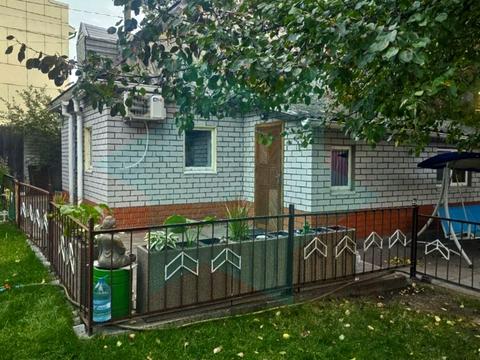будинок за адресою Любомира Гузара вул.