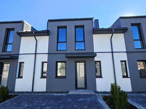 будинок за адресою Місячна вул.