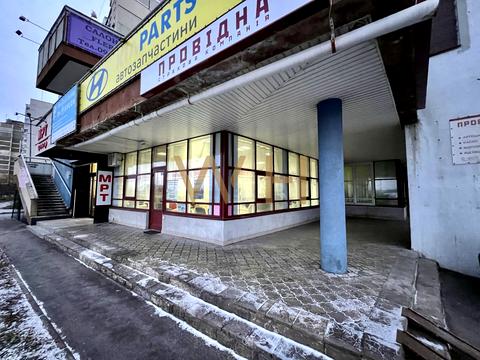 комерційна за адресою Ревуцького вул., 44-А