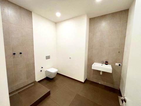 коммерческая по адресу Сечеславская наб. (В. І. Леніна), 49