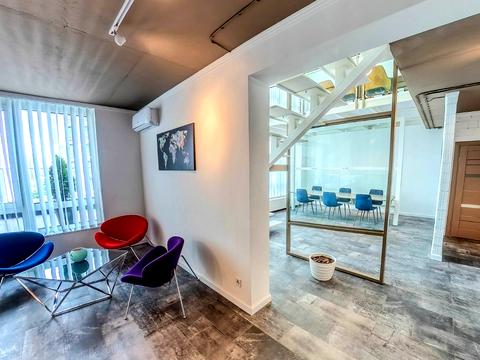 комерційна за адресою Зарічна вул., 6