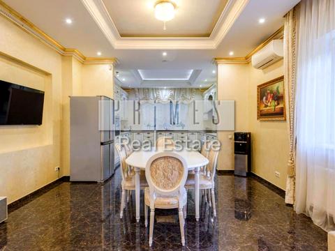 будинок за адресою смт. Козин, Дачна вул.